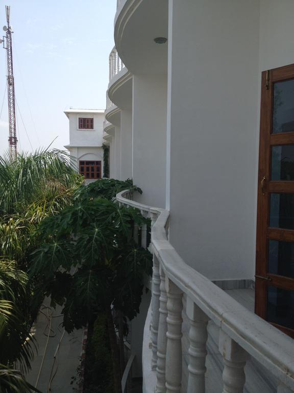 Hotel Isabel Palace Κχατζουράχο Εξωτερικό φωτογραφία