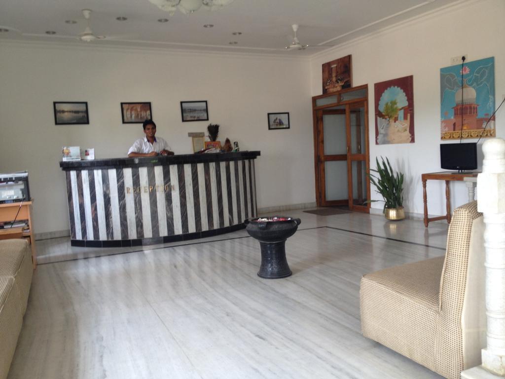 Hotel Isabel Palace Κχατζουράχο Εξωτερικό φωτογραφία