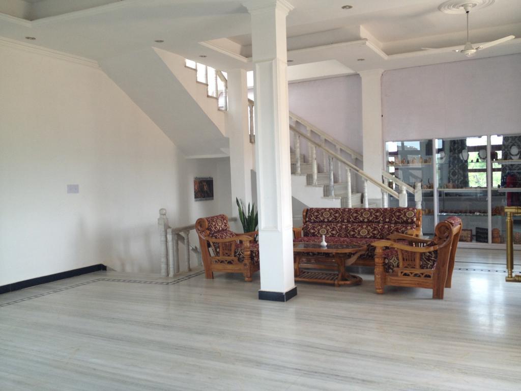 Hotel Isabel Palace Κχατζουράχο Εξωτερικό φωτογραφία