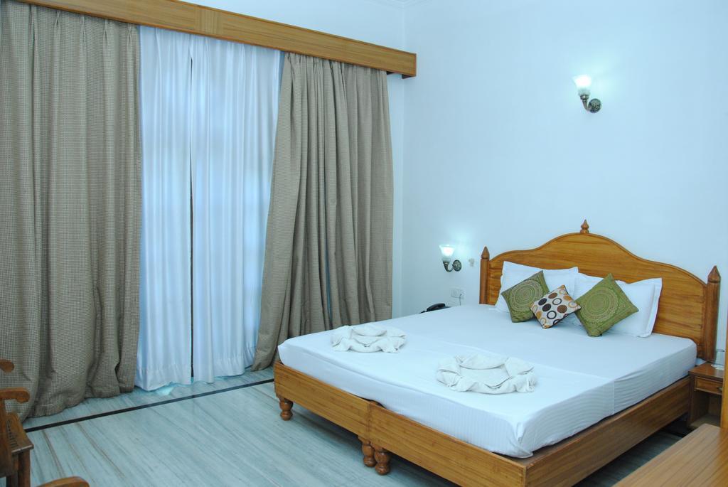 Hotel Isabel Palace Κχατζουράχο Εξωτερικό φωτογραφία