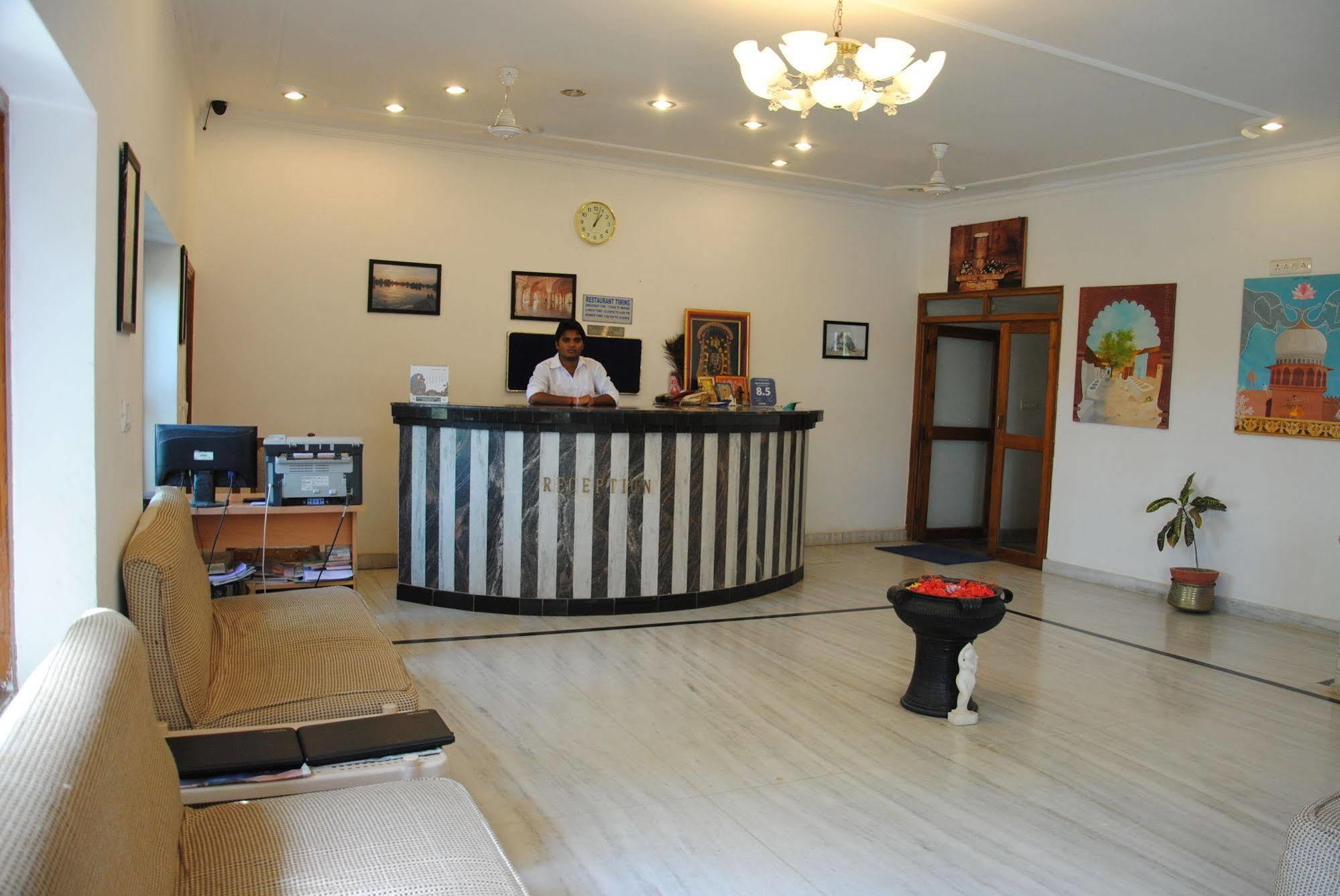 Hotel Isabel Palace Κχατζουράχο Εξωτερικό φωτογραφία