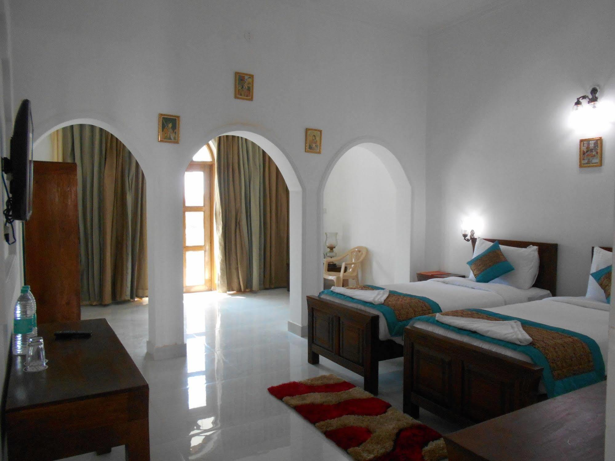 Hotel Isabel Palace Κχατζουράχο Εξωτερικό φωτογραφία
